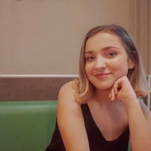 Meet your Posher, Lydia